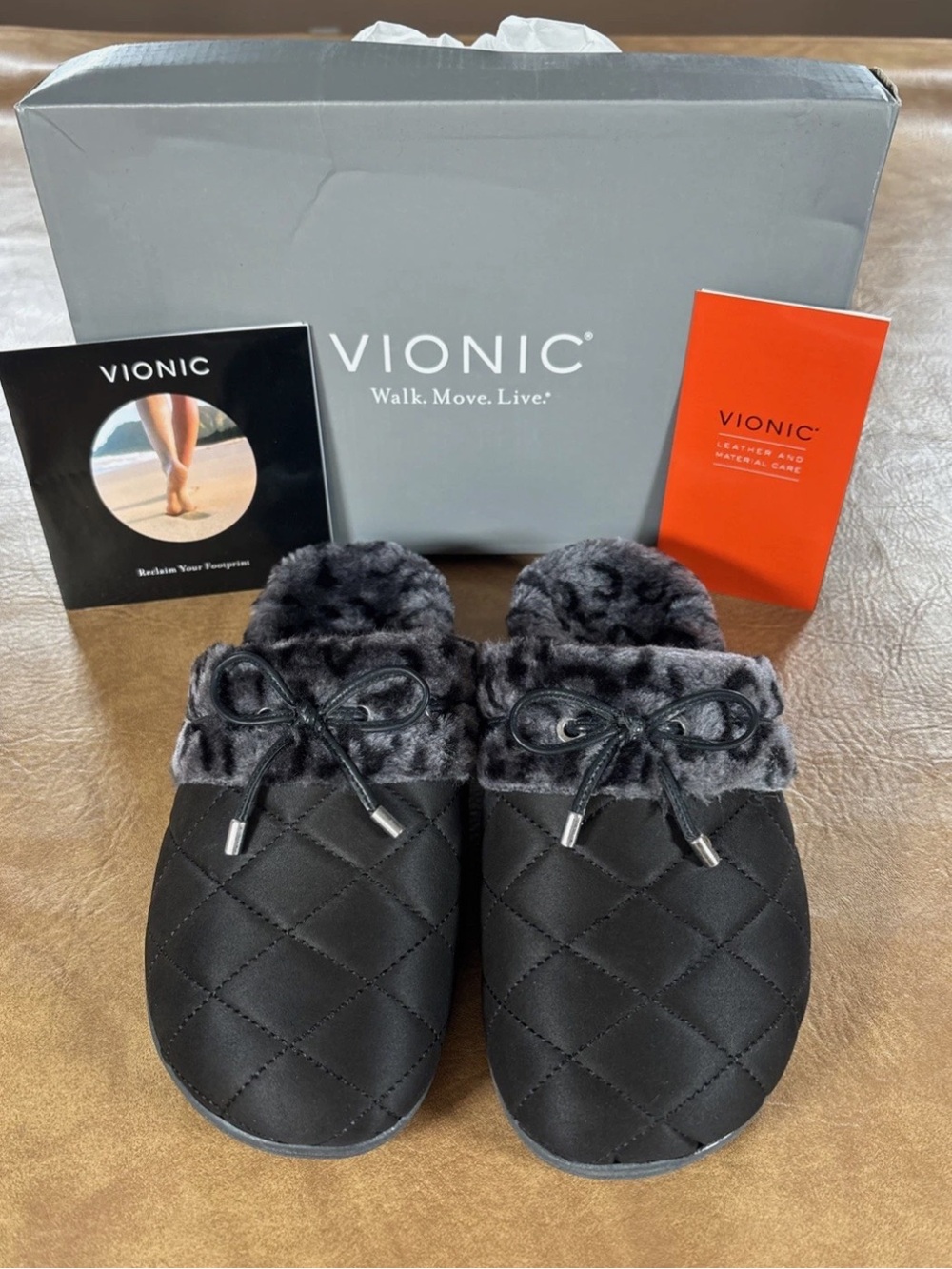 Vionic 361 Pleasant Women's Comfort Shoe Slippers -Pediatrist Designed - Size 7M
